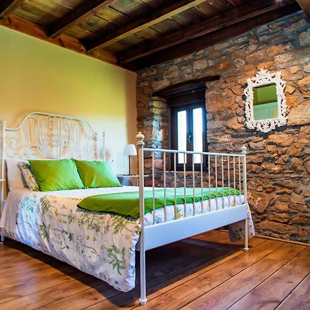 Laendliches Haus Ruralmedulas- 10 Personen By Interhome