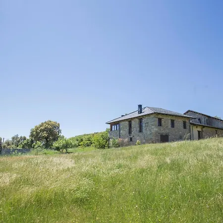 Laendliches Haus Ruralmedulas- 10 Personen By Interhome *